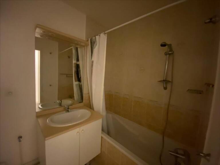 A VENDRE RONCQ APPARTEMENT DE TYPE 2 AVEC CAVE ET PARKING — photo 1