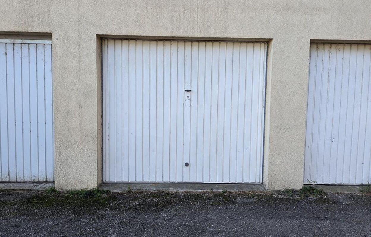 garage  pièces 14 m2 à vendre à Orange (84100)