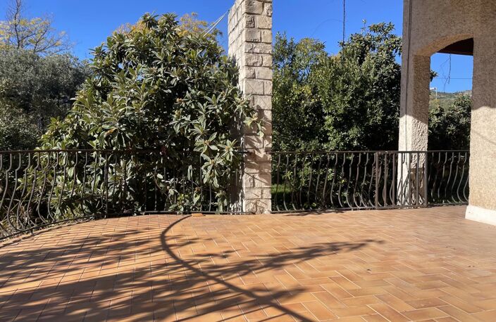 VILLA T5 + Garage — photo 2