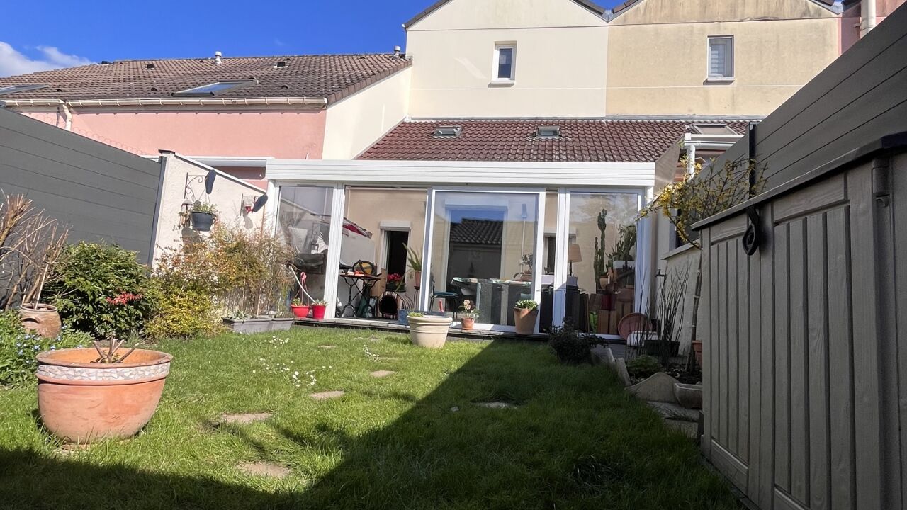 maison 5 pièces 102 m2 à vendre à Nandy (77176)