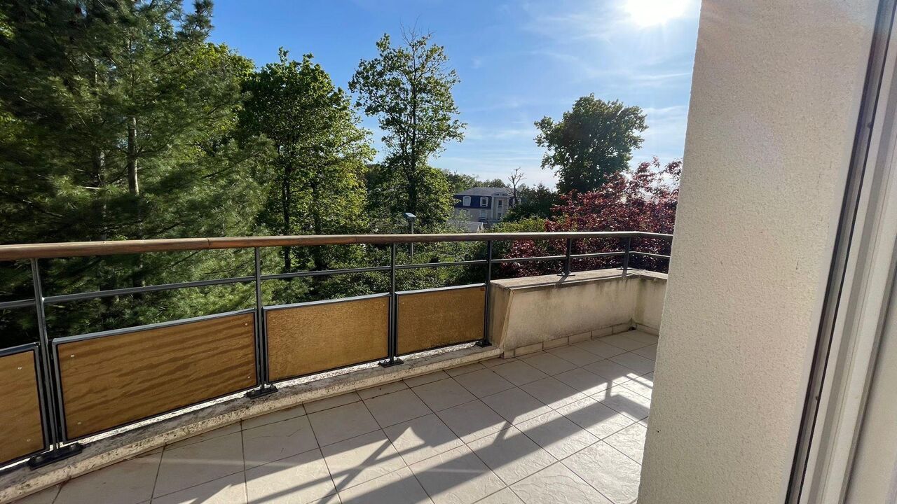 appartement 3 pièces 81 m2 à vendre à Petit-Couronne (76650)