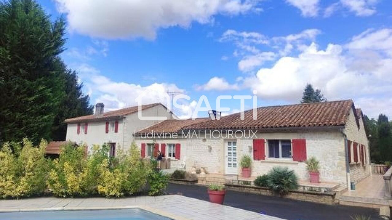 maison 11 pièces 330 m2 à vendre à Boisné-la-Tude (16320)