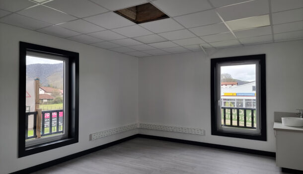 Bureau  à louer Saint-Jean-le-Vieux 64220