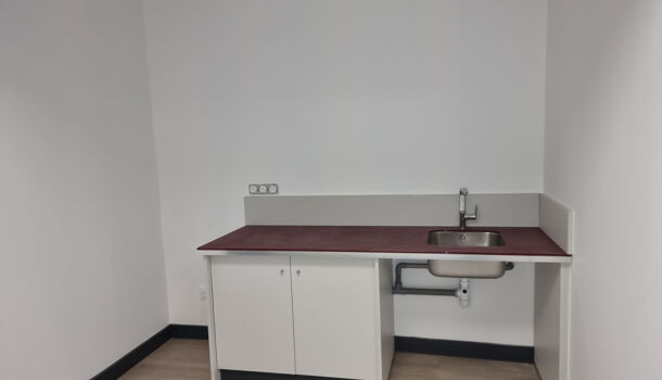 Bureau  à louer Saint-Jean-le-Vieux 64220