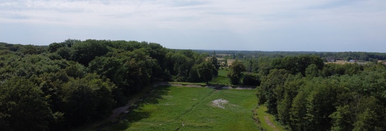 Commerce  50096 m² à vendre à Bletterans (39140)