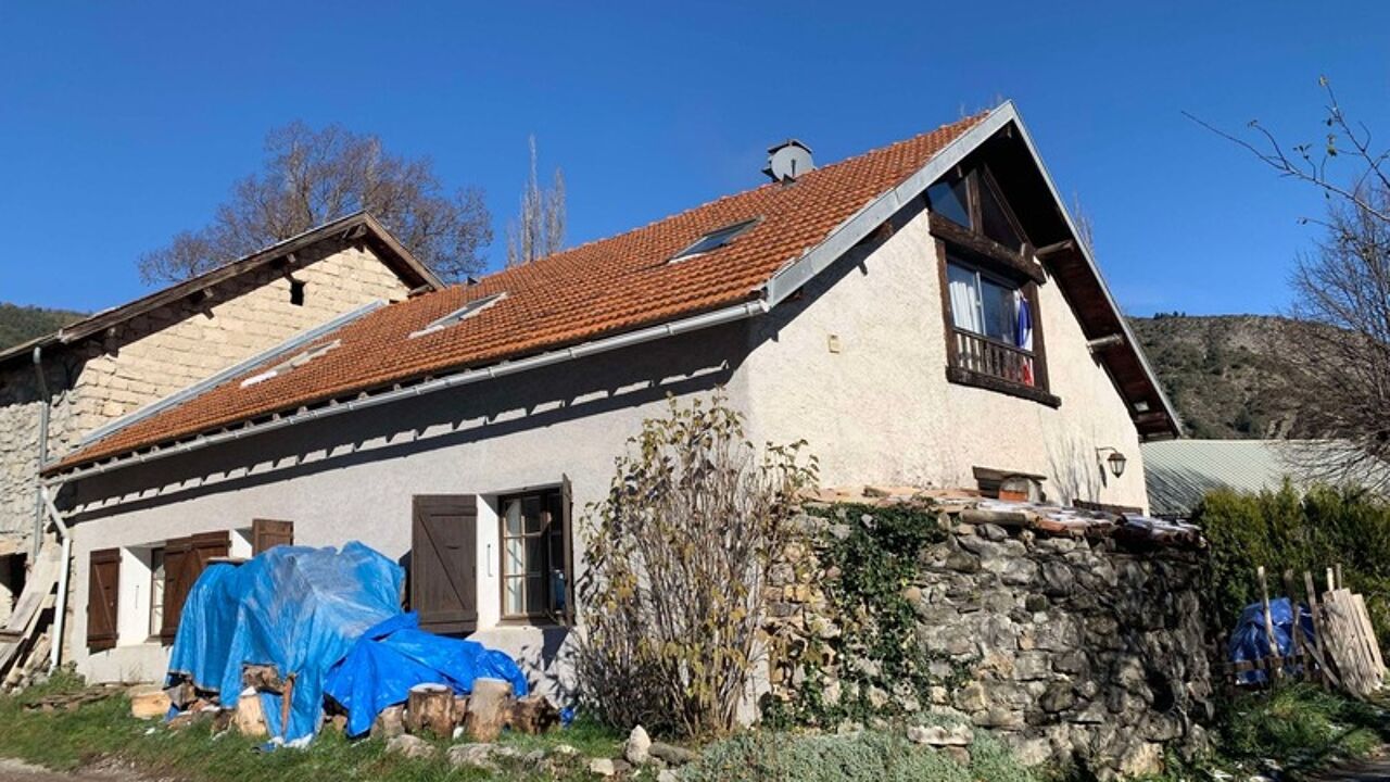 maison 6 pièces 169 m2 à vendre à Châteauneuf-d'Oze (05400)