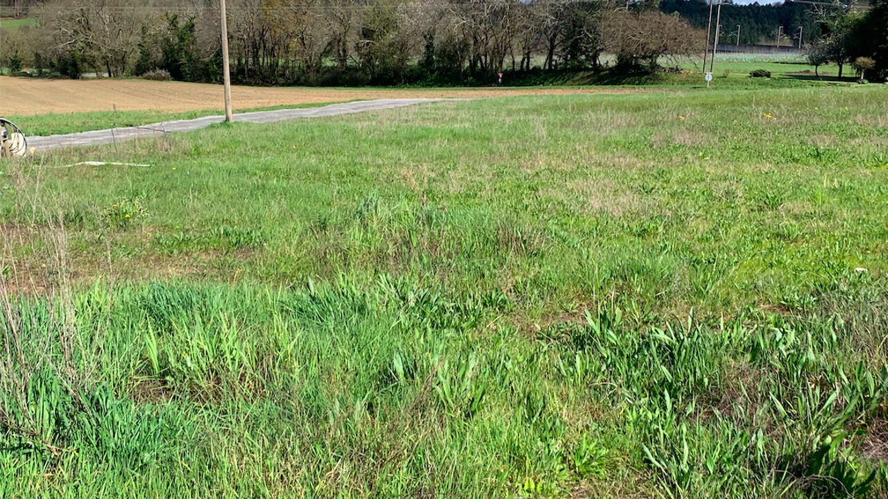 terrain 600 m2 à construire à Bussac-Forêt (17210)