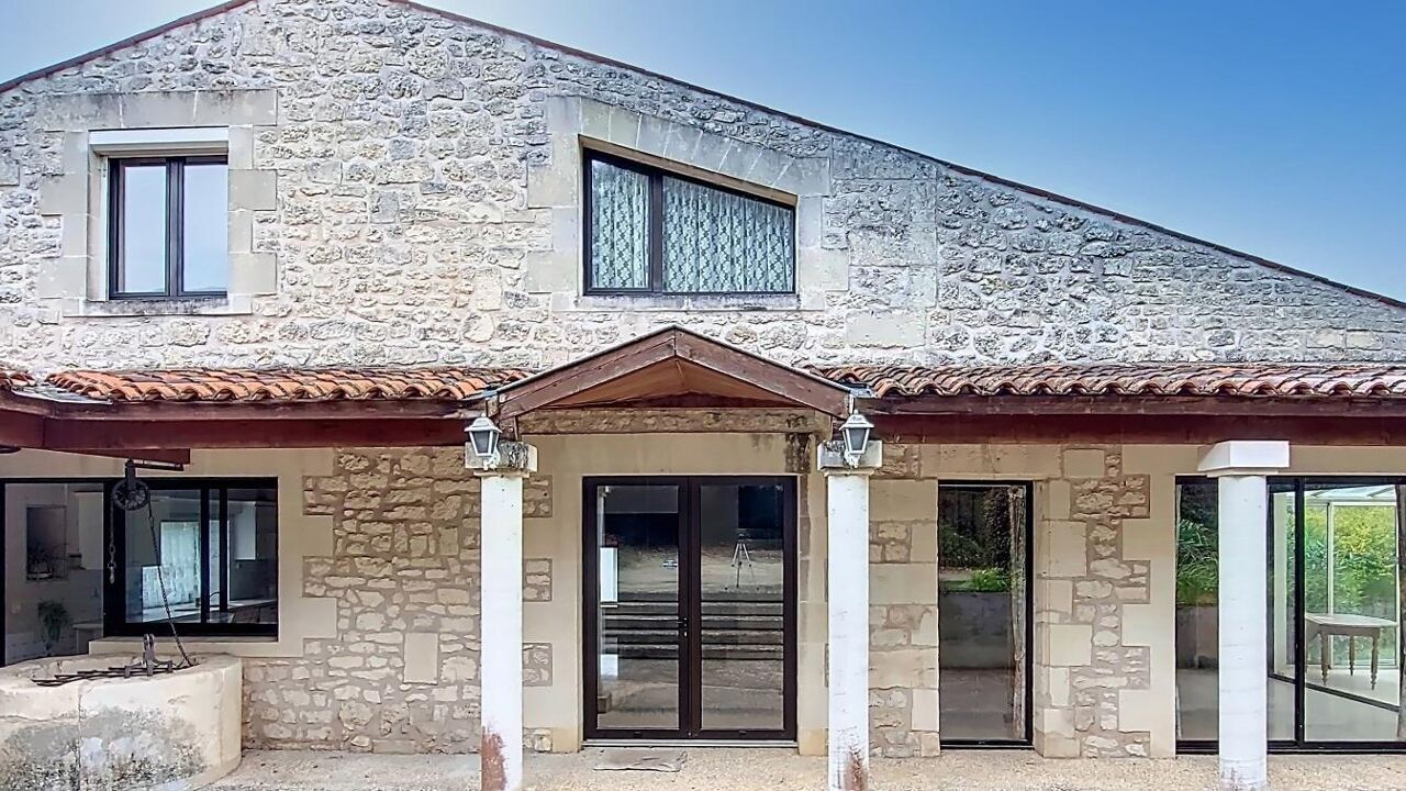 maison 8 pièces 237 m2 à vendre à Saintes (17100)