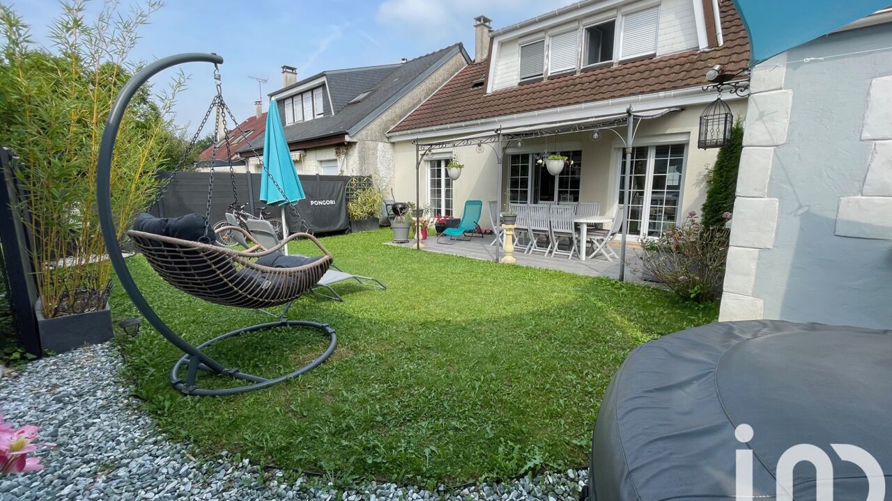 maison 7 pièces 121 m2 à vendre à Roissy-en-Brie (77680)