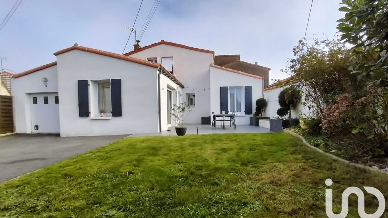 maison 4 pièces 103 m2 à vendre à Les Herbiers (85500)