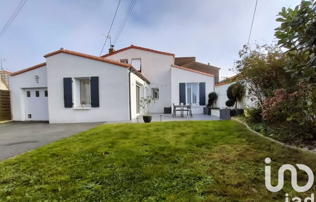 maison 4 pièces 103 m2 à vendre à Les Herbiers (85500)