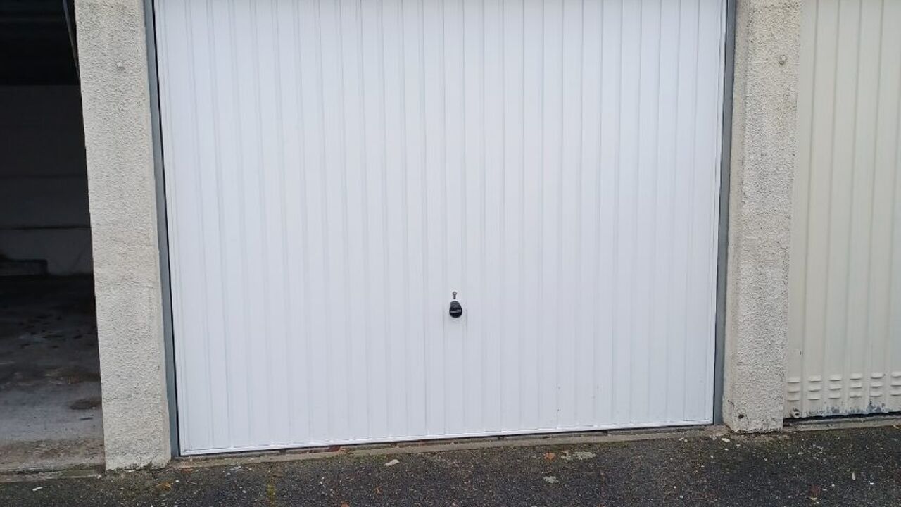 garage  pièces 13 m2 à vendre à Rueil-Malmaison (92500)