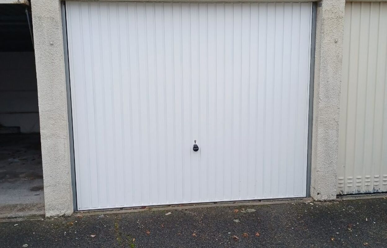 garage  pièces 13 m2 à vendre à Rueil-Malmaison (92500)