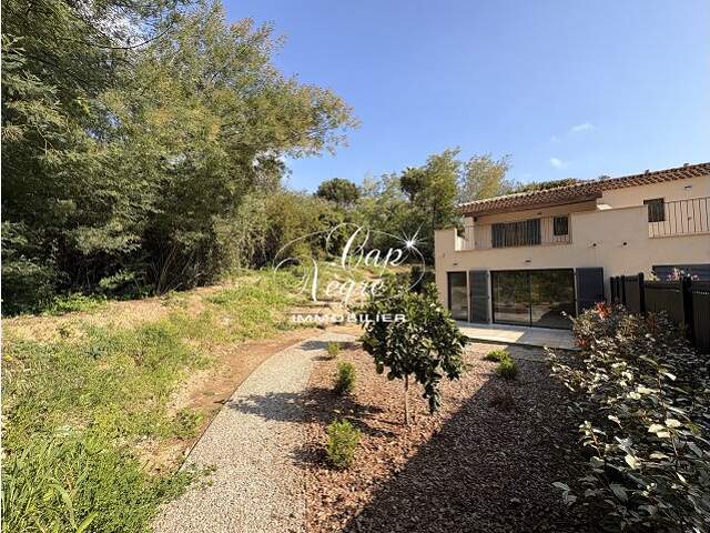 BEAUVALLON - DUPLEX T3 70m² AVEC GRAND JARDIN À 100M DE LA MER — photo du bien