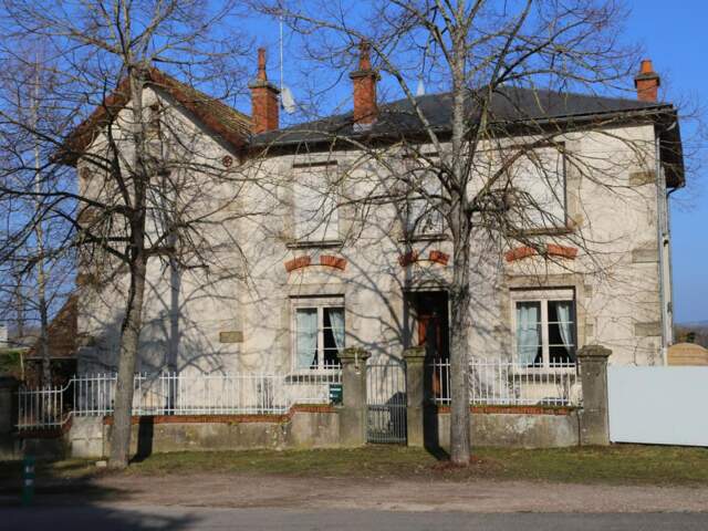 Maison de 220 m² à vendre avec 6 chambres sur terrain arboré avec vue — photo du bien