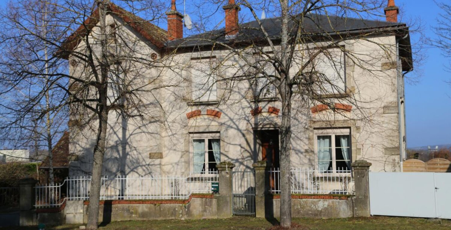 Maison de 220 m² à vendre avec 6 chambres sur terrain arboré avec vue — photo 1
