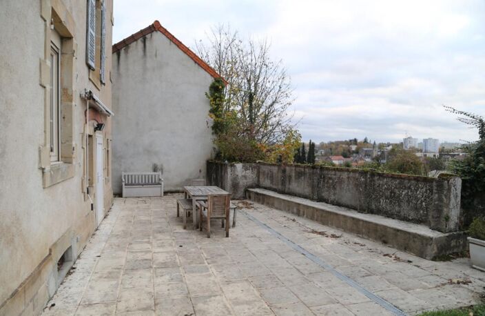 Maison de 220 m² à vendre avec 6 chambres sur terrain arboré avec vue — photo 5