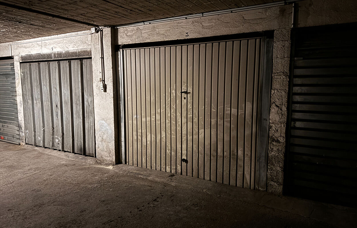 garage  pièces 10 m2 à louer à Marseille 7 (13007)