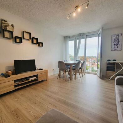 Appartement 5 pièces 210000 €