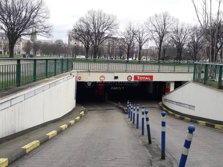 PLACE DE PARKING - PARIS 7EME — photo 1