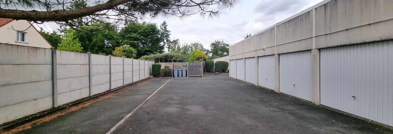 Garage   m² à vendre à Fleury-les-Aubrais (45400)