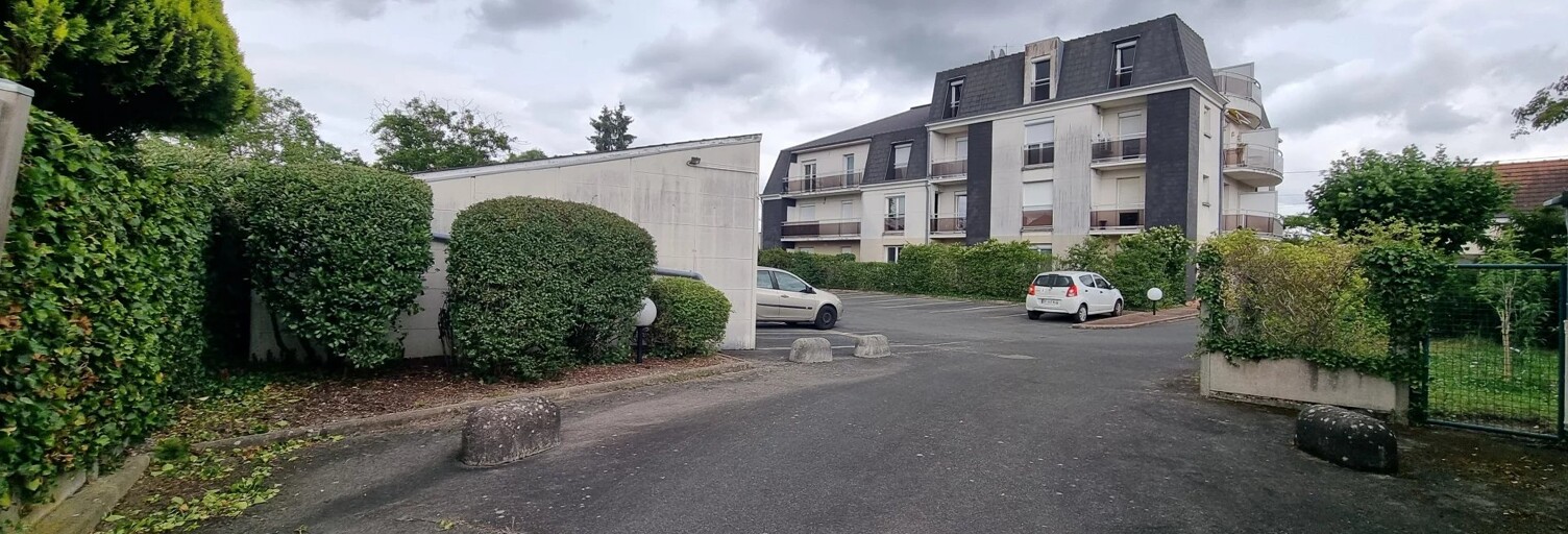 Garage   m² à vendre à Fleury-les-Aubrais (45400)