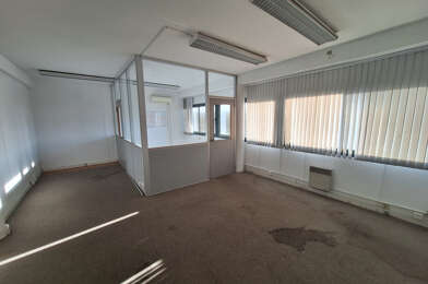 Bureau 2 pièces 310 €