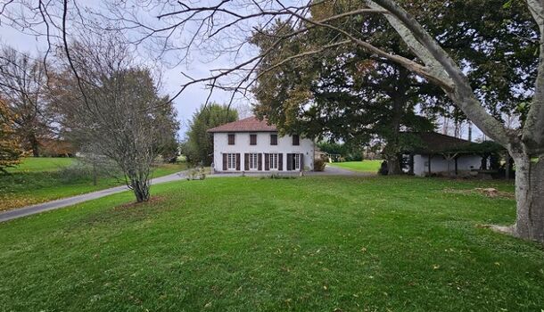 Propri&eacute;t&eacute; 12 pièces  à vendre Orx 40230