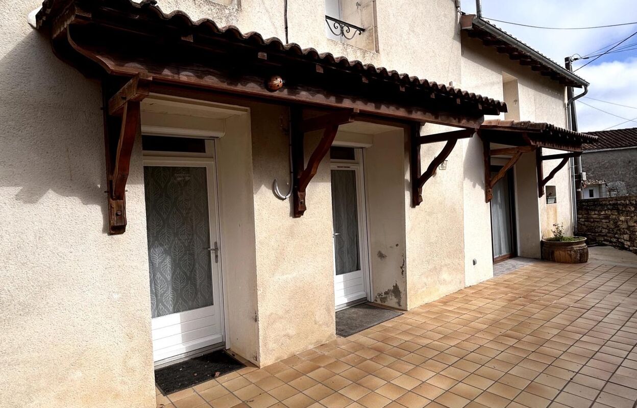 maison 4 pièces 154 m2 à vendre à Saint-Hilaire-de-Villefranche (17770)