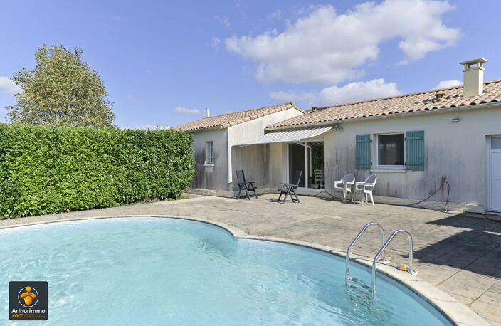 Pavillon de plain avec Piscine à Vallans — photo 2