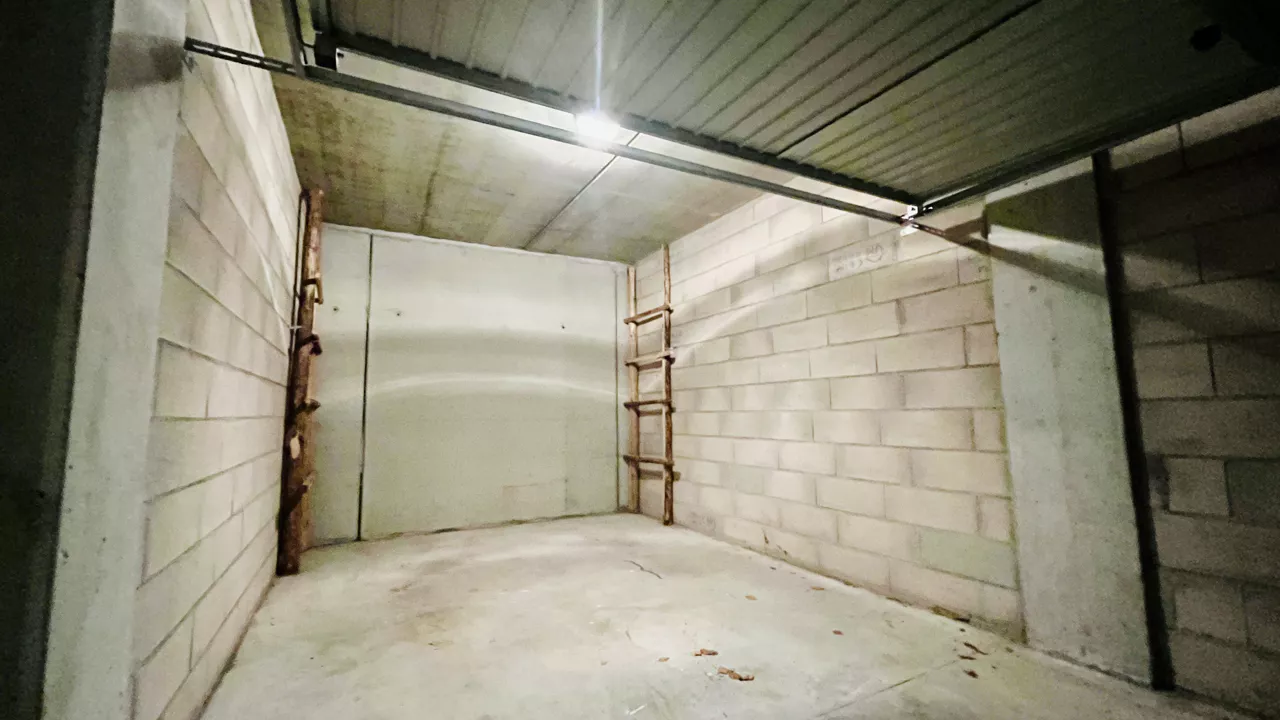 garage  pièces 15 m2 à vendre à Besançon (25000)