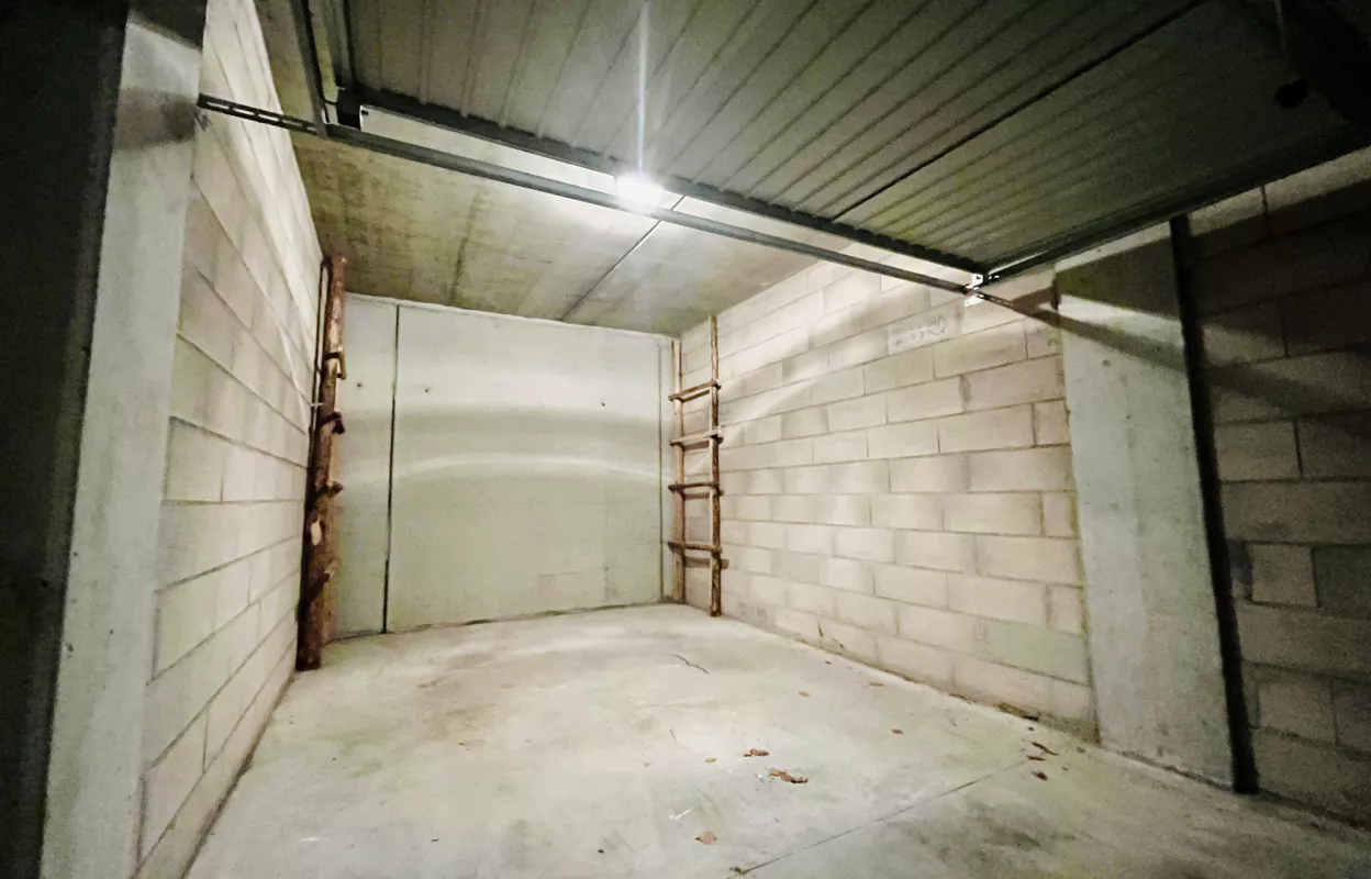 garage  pièces 15 m2 à vendre à Besançon (25000)