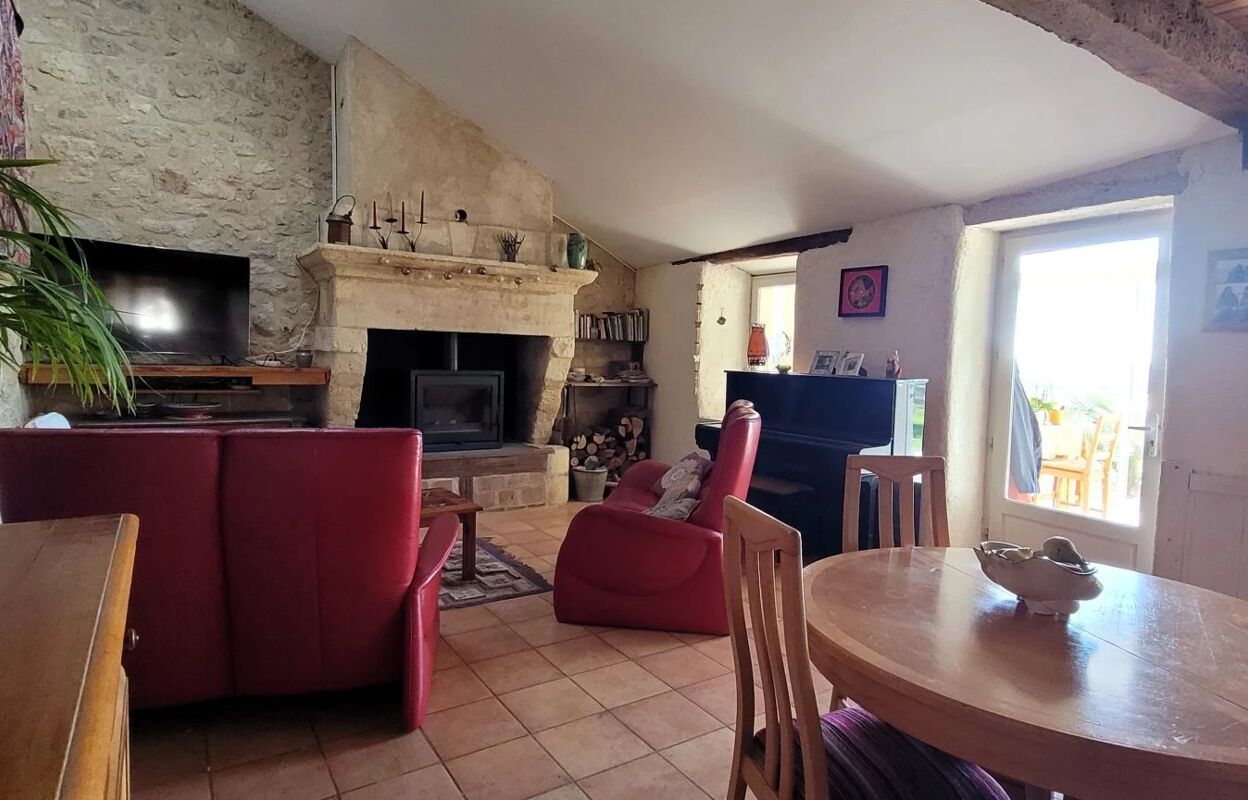 maison 6 pièces 162 m2 à vendre à Saint-Romain-la-Virvée (33240)