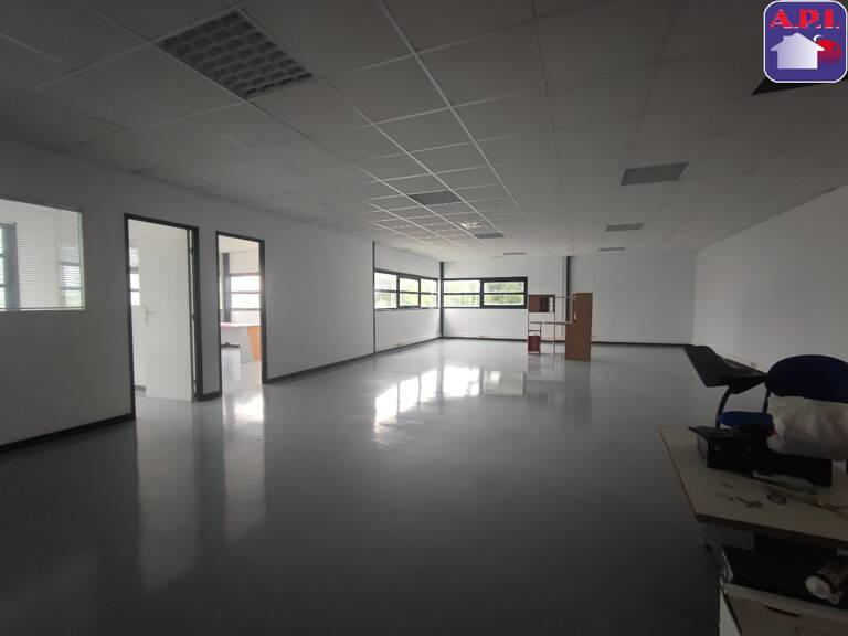 Bureaux - 188 m² environ  — photo 1
