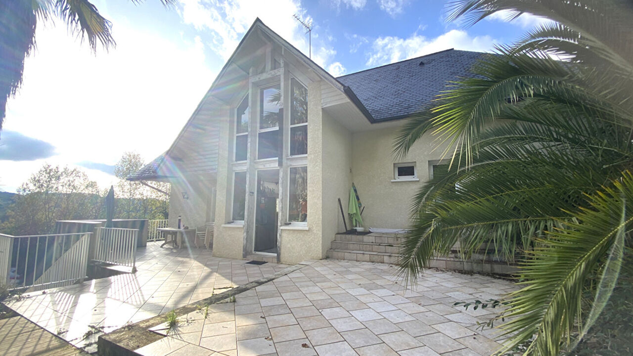 maison 8 pièces 316 m2 à vendre à Bosdarros (64290)