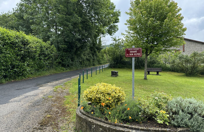 A VENDRE EN EXCLUSIVITE AU COEUR DU VILLAGE DE CHALLES LA MO — photo 4
