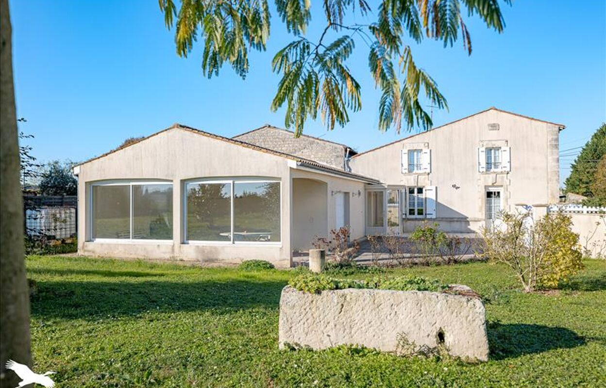 maison 5 pièces 118 m2 à vendre à Pons (17800)