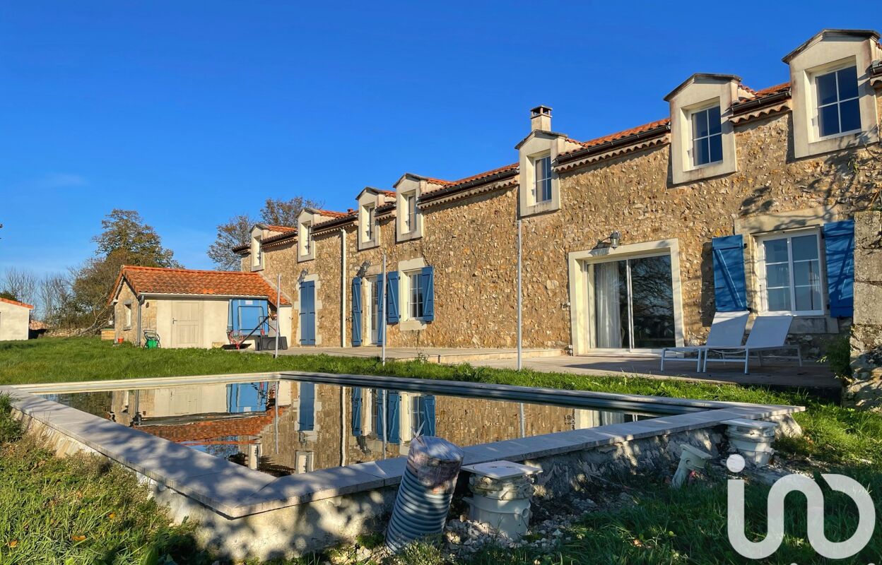 maison 8 pièces 315 m2 à vendre à Marillac-le-Franc (16110)