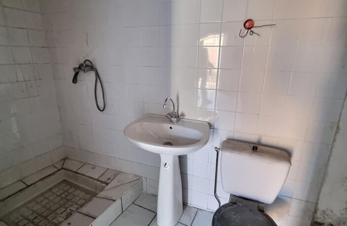 Vente local industriel  37 m² Rive-de-Gier (42800) — photo 4