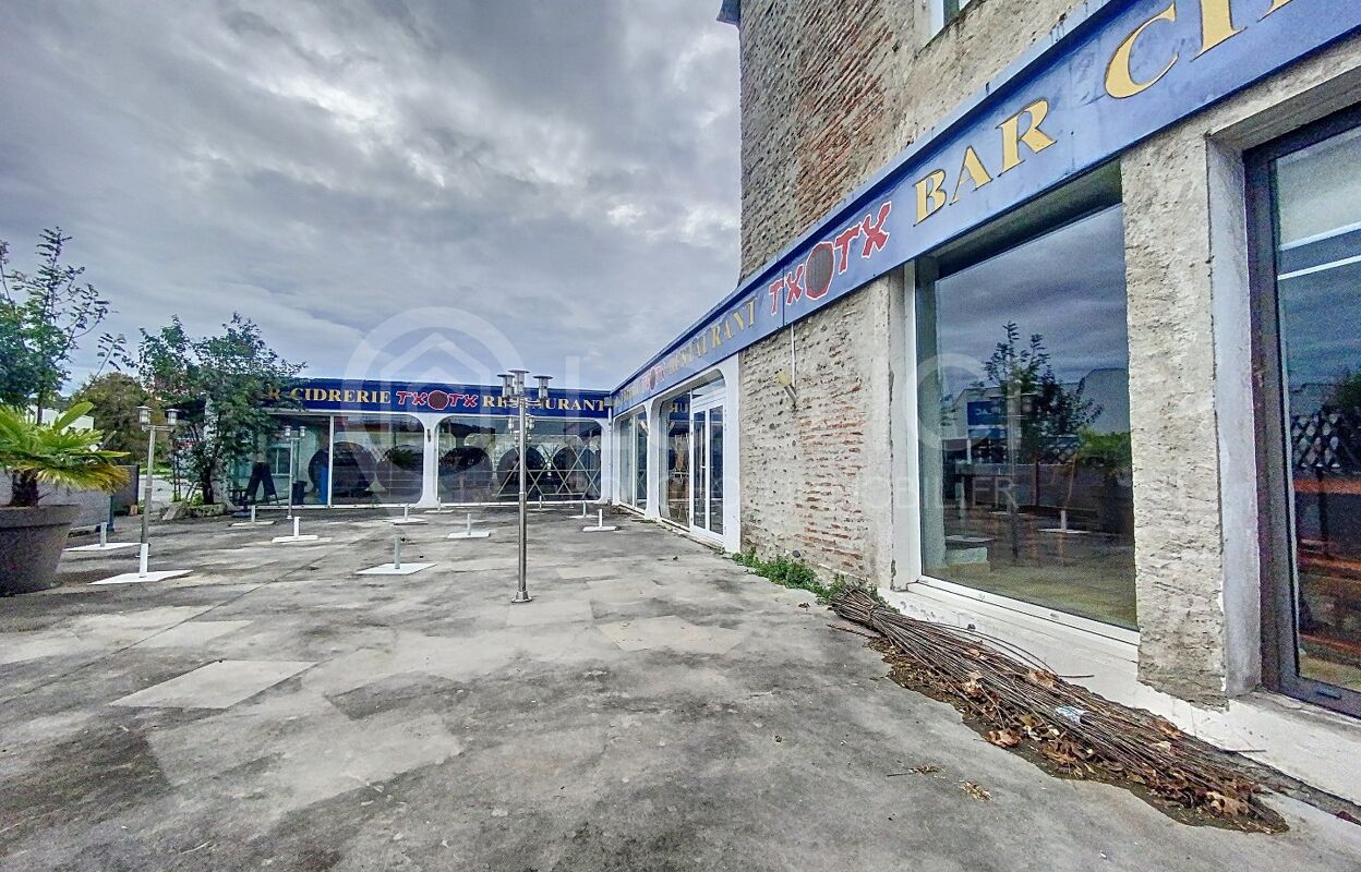 commerce  pièces 600 m2 à vendre à Lons (64140)