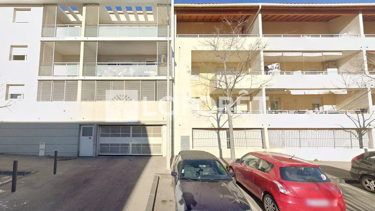 garage  pièces 13 m2 à vendre à Marseille 15 (13015)