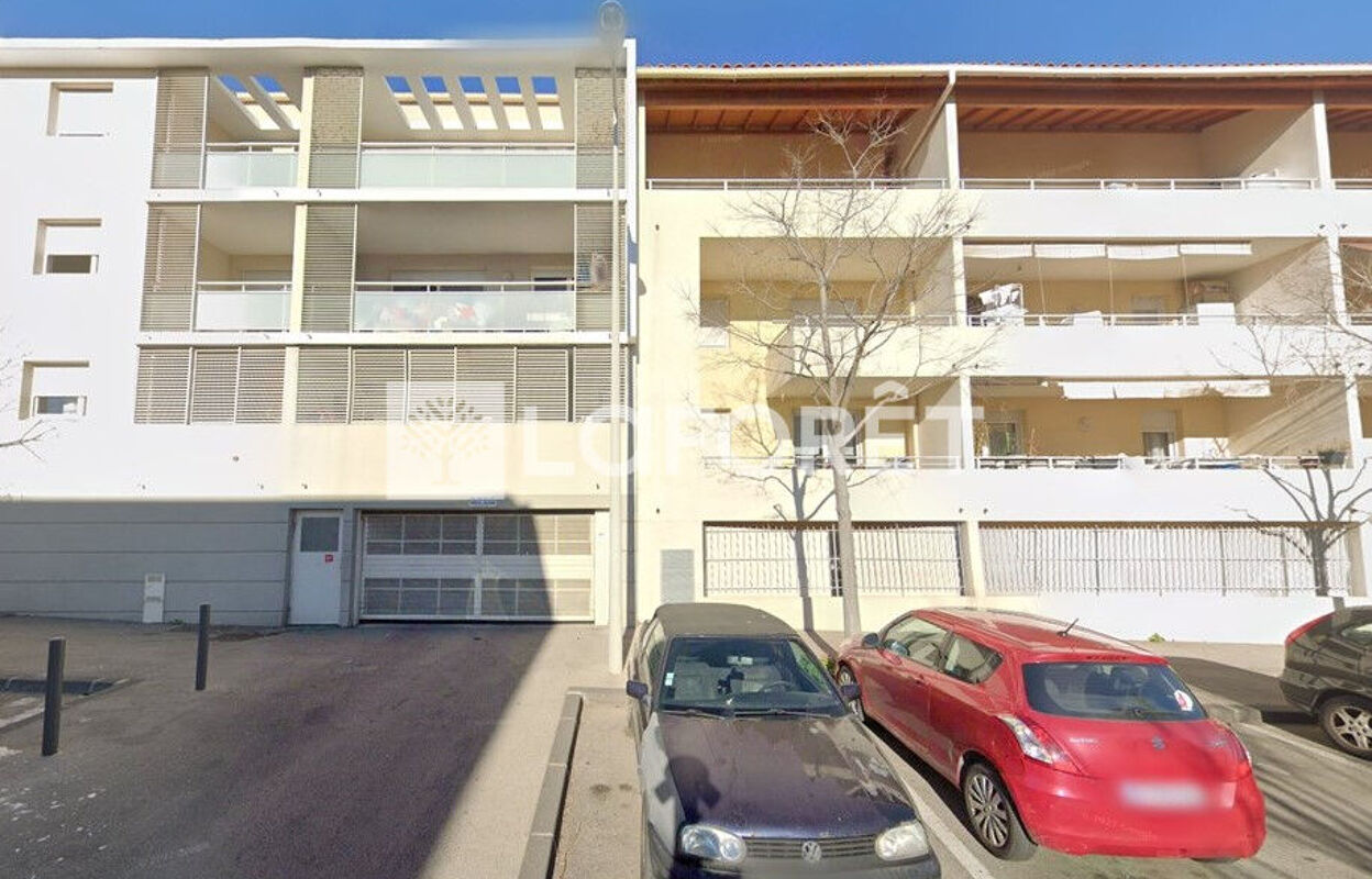 garage  pièces 13 m2 à vendre à Marseille 15 (13015)