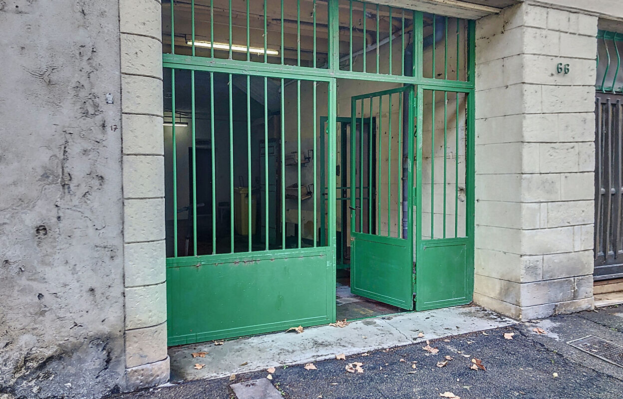 garage  pièces 56 m2 à louer à Avignon (84000)