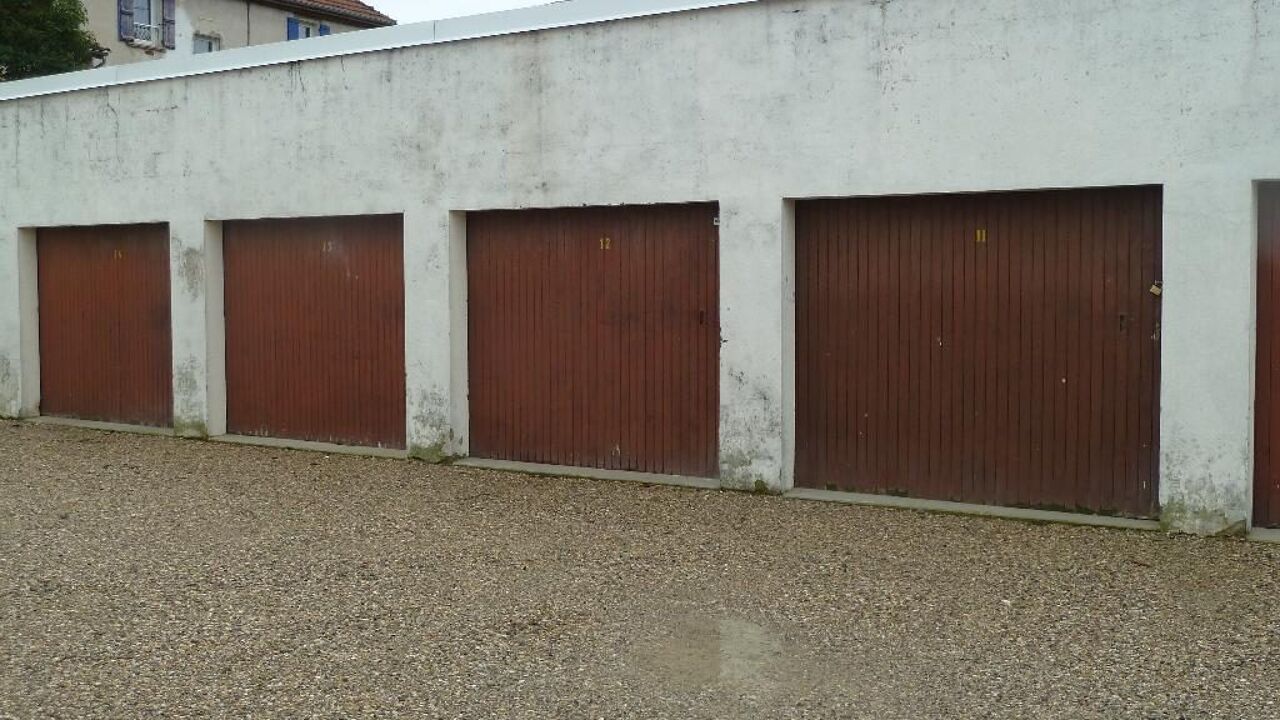 garage  pièces 15 m2 à louer à Romans-sur-Isère (26100)