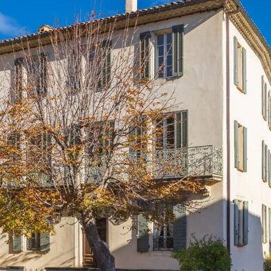 Maison 9 pièces 256 m²