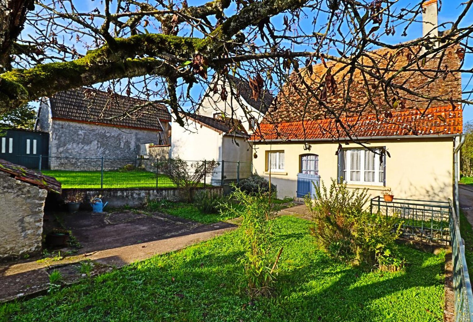 🏡 SURY-EN-VAUX — CHARMANTE MAISON EN PIERRES DE PLAIN-PIED AVEC POTENTIEL ET JARDIN — photo 1