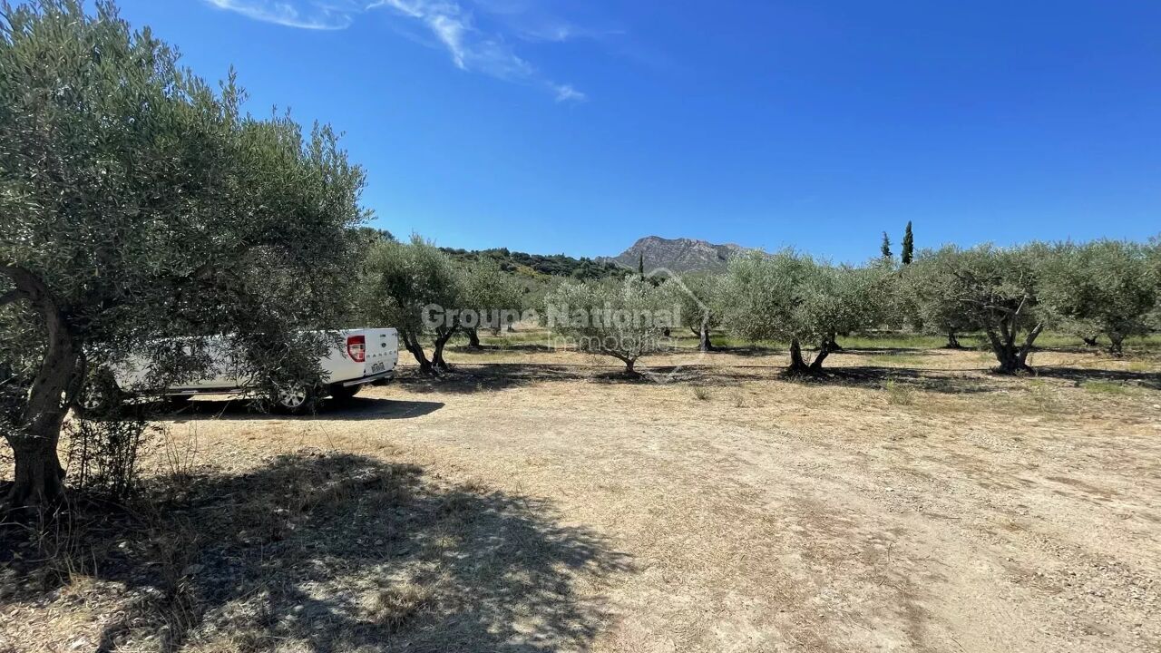 terrain  pièces 4140 m2 à louer à Eyguières (13430)