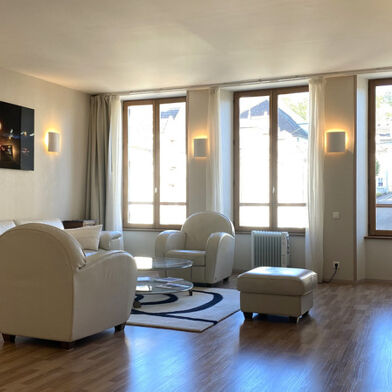 Maison 7 pièces 323 m²