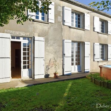 Maison 6 pièces 220 m²