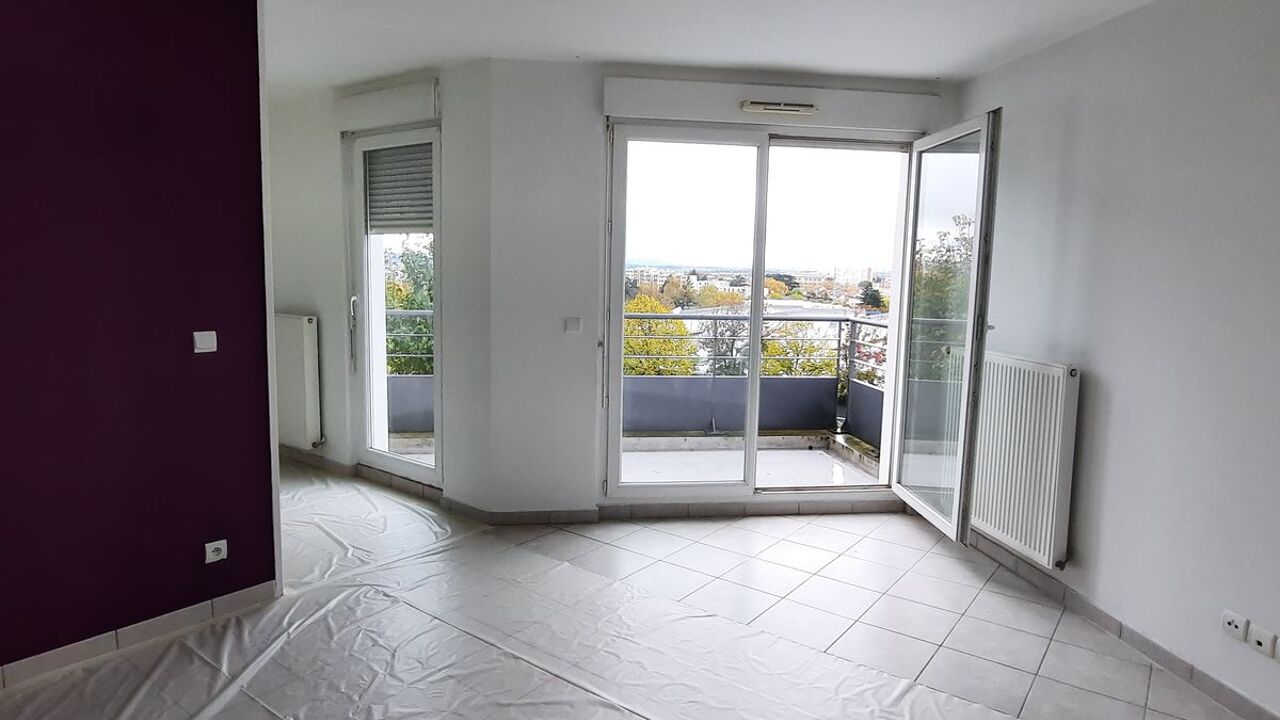 appartement 3 pièces 69 m2 à vendre à Saint-Priest (69800)